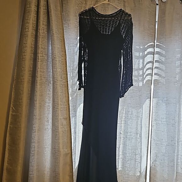 Beautiful black gown - knitted fabric over satin - Picture 1 of 8
